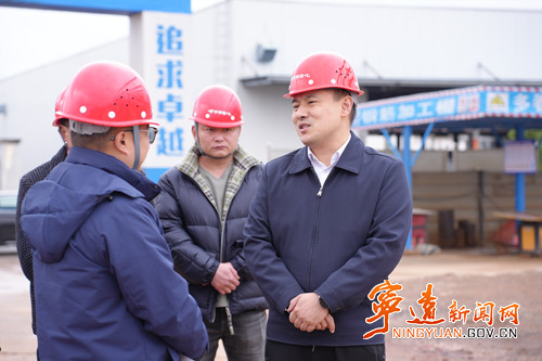 林亮亮調(diào)研重點項目建設和企業(yè)復工復產(chǎn)工作_副本500.jpg 林亮亮調(diào)研重點項目建設和企業(yè)復工復產(chǎn)工作_副本500.jpg